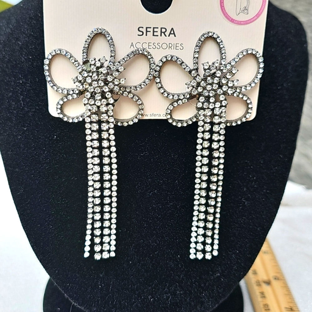 Elegant Silver Rhinestone Glitter Chandelier Earrings